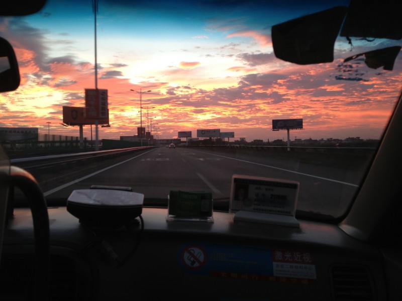 Lasciare Hangzhou all'alba