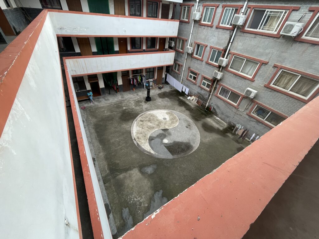 Cortile della scuola di Taijiquan del maestro Chen Bing a Chenjiagou