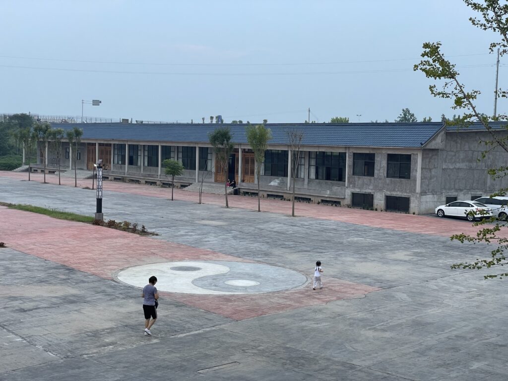 Il cortile della nuova scuola di taijiquan del maestro Chen Bing a Chenjiagou
